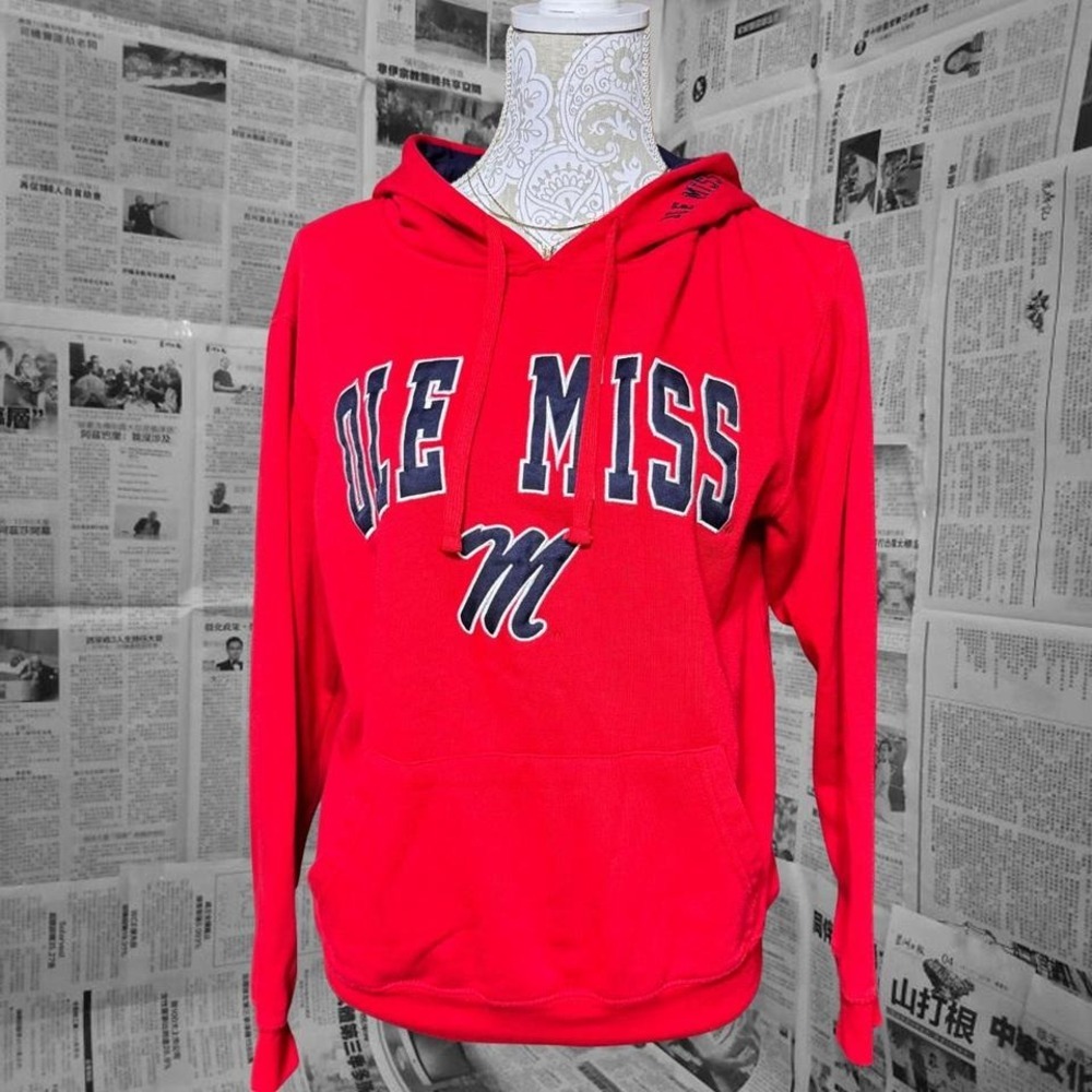 Colosseum Ole Miss Rebels Red Hoodie Pullover Sweatshirt Embroidered Logo S